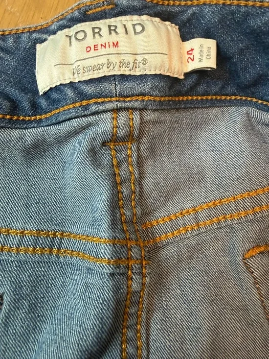 Torrid Denim Skirt Size 24 Plus Raw Hem Side Stripe Stretch Jean Skirt - Picture 5 of 5